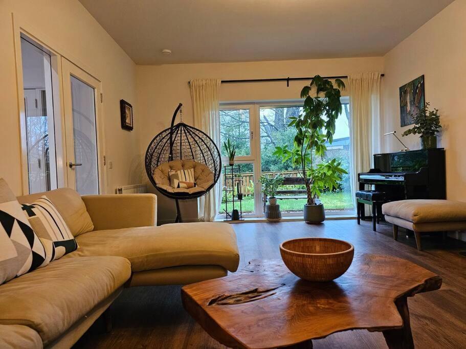 Our House @ Little France Villa Edinburg Exteriör bild